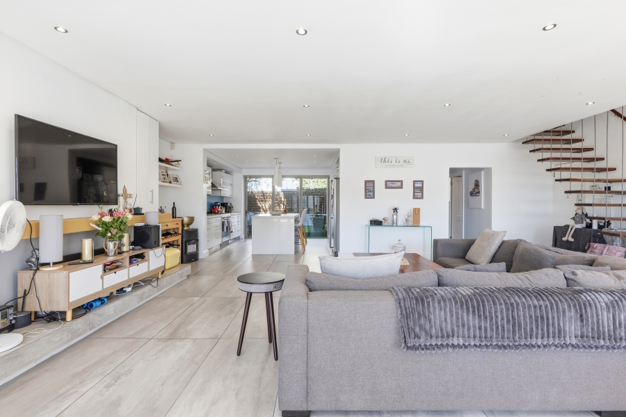 3 Bedroom Property for Sale in Vredehoek Western Cape